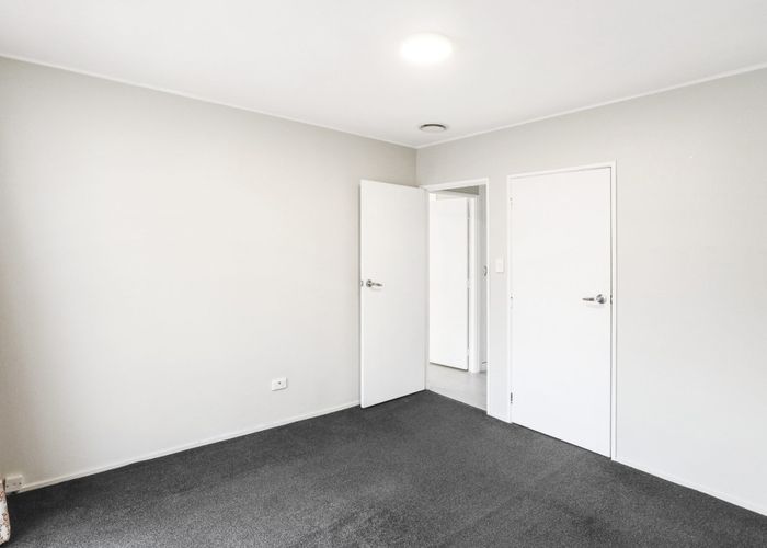 at 2/37 Hillside Road, Papatoetoe, Auckland
