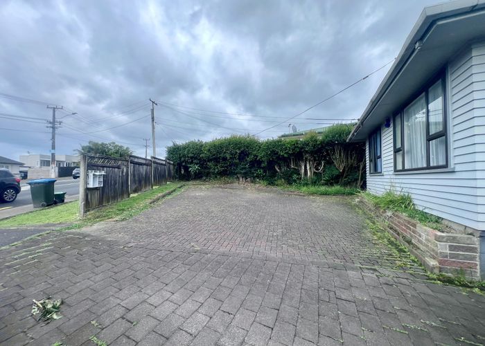  at 195 White Swan Road, Mount Roskill, Auckland City, Auckland