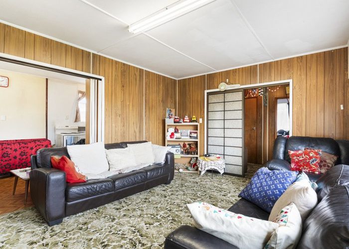  at 5 Maitland Place, Favona, Auckland