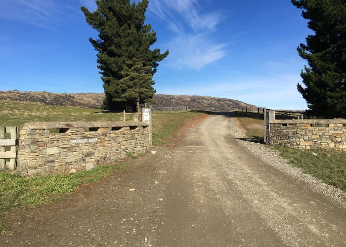  at 5582 Wedderburn-Becks Road and 755-971 Linnburn Runs Road, Oturehua, Central Otago, Otago