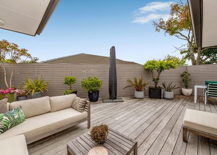  at 8 Glastry Close, East Tamaki Heights, Auckland