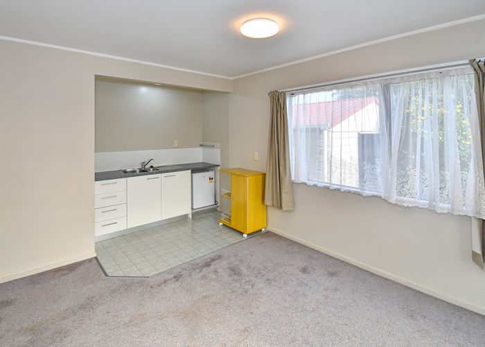  at 25 Greenstone Place, Clover Park, Auckland