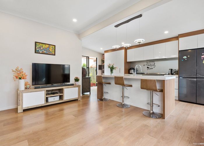 at 49E Titirangi Road, New Lynn, Auckland