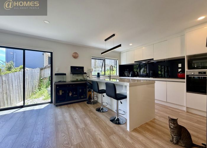  at 70 Sungrove Rise, Sunnyvale, Waitakere City, Auckland