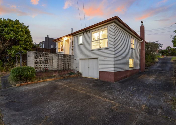  at 2 Copley Street, New Lynn, Auckland