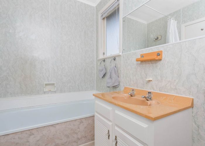  at 52 Aeroview Drive, Beach Haven, North Shore City, Auckland
