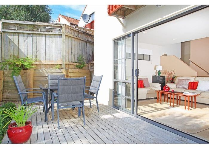  at 3/5 Spencer Road, Oteha, Auckland