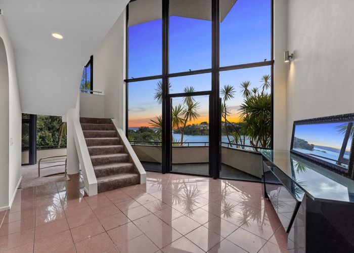  at 2/102 Queen Street, Northcote Point, North Shore City, Auckland