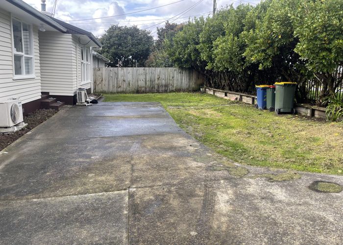  at 20 Larnoch Road, Henderson, Henderson, Waitakere City, Auckland