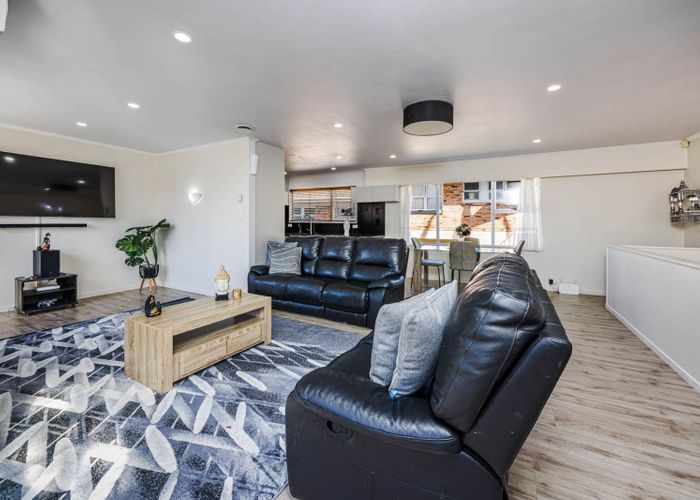  at 32A Bel Air Drive, Hillsborough, Auckland