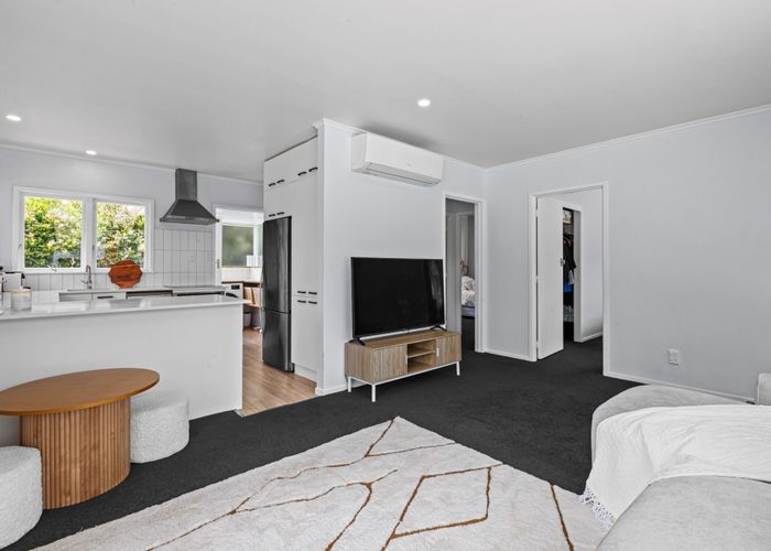  at 1/5 Roberts Avenue, Bayswater, Auckland