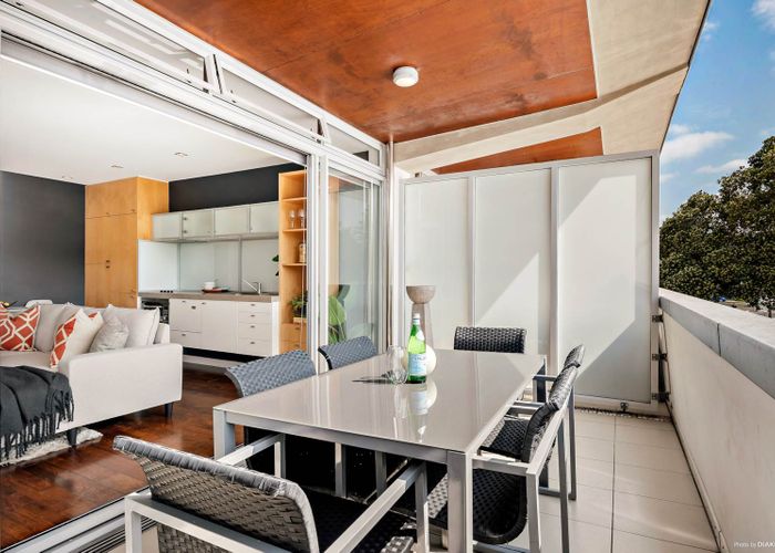  at 2/87 Clyde Road, Browns Bay, Auckland