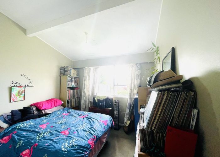  at 2/9 Radnor Road, Mount Roskill, Auckland