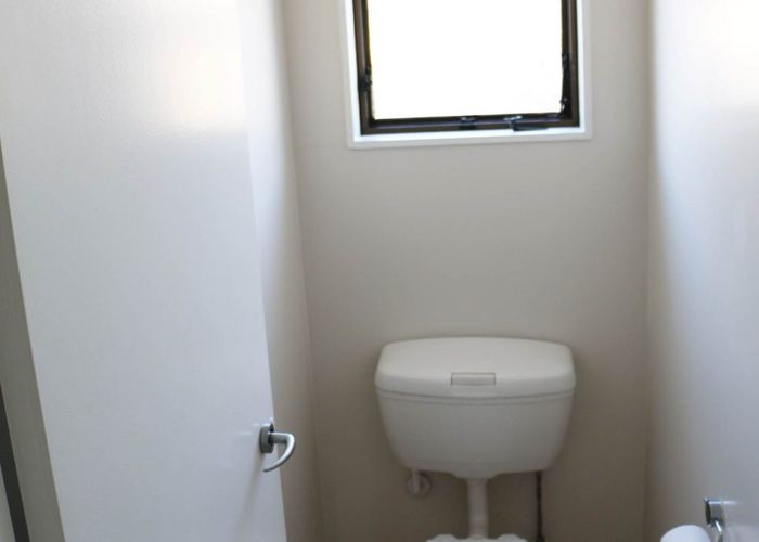  at 2/425 Blockhouse Bay Road, Blockhouse Bay, Auckland City, Auckland