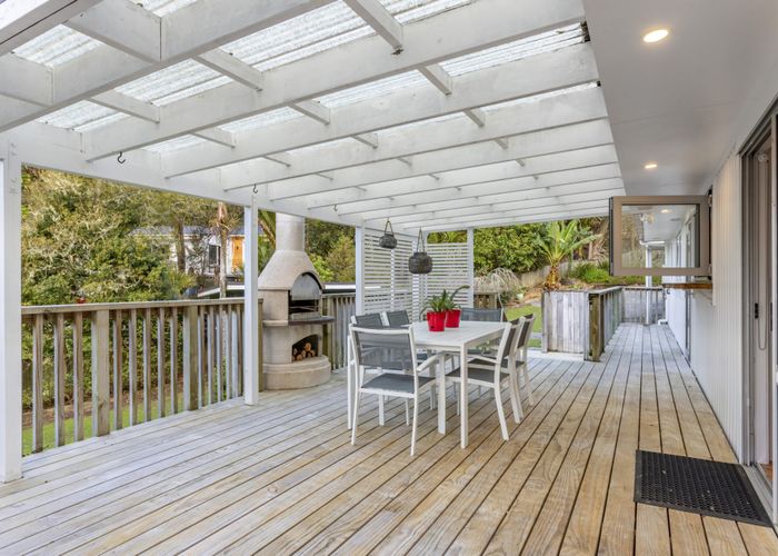  at 146 Laingholm Drive, Laingholm, Waitakere City, Auckland