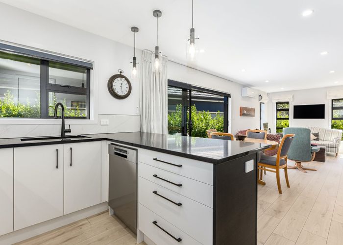  at 41B Queen Charlotte drive, Aotea, Porirua