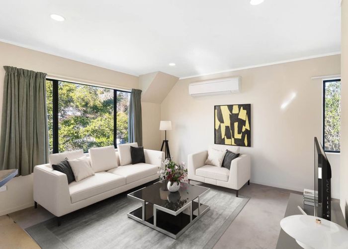  at 2/799 Beach Road, Browns Bay, North Shore City, Auckland