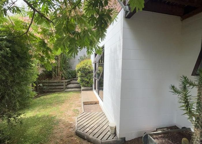  at 1/6 Petworth Place, Westmorland, Christchurch City, Canterbury