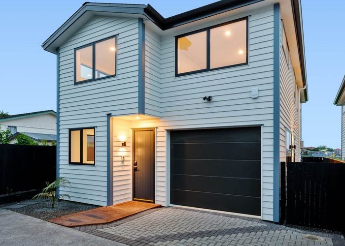  at 11C Ballial Place, West Harbour, Auckland