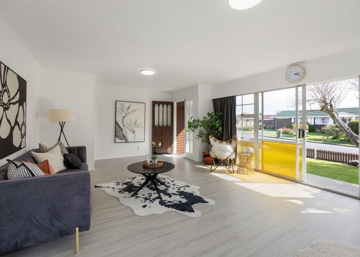  at 4 Sandalwood Drive, Dinsdale, Hamilton