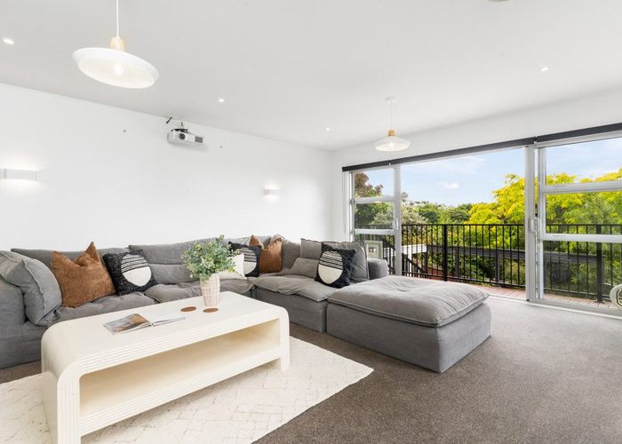  at 6 Roseneath Place, Cashmere, Christchurch City, Canterbury