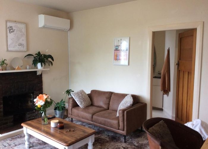  at 9 Hungerford Rd (lower flat), Lyall Bay, Wellington, Wellington