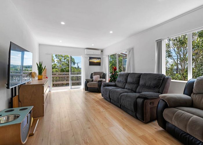  at 64A Browns Bay Road, Rothesay Bay, North Shore City, Auckland