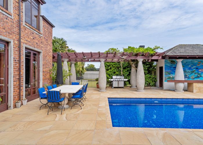  at 79 Shore Road, Remuera, Auckland