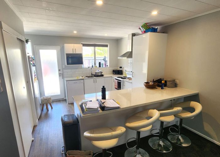  at 80C Airlie Road, Plimmerton, Porirua, Wellington
