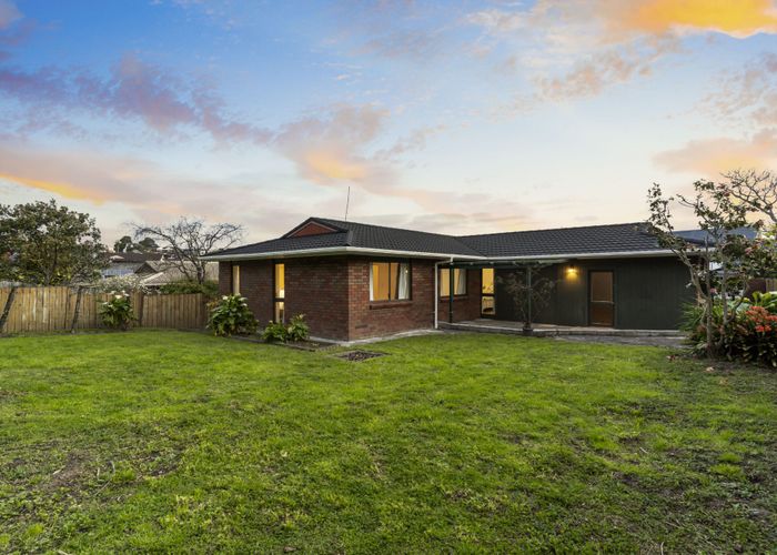  at 122 Norman Lesser Drive, Saint Johns, Auckland