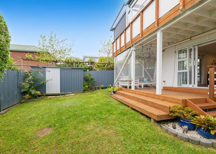  at 1/302 Sunset Road, Windsor Park, North Shore City, Auckland