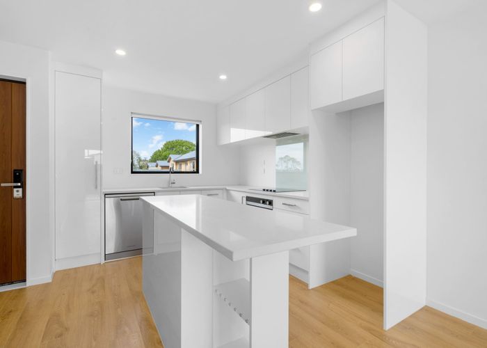  at 6/2 Windermere Crescent, Blockhouse Bay, Auckland City, Auckland