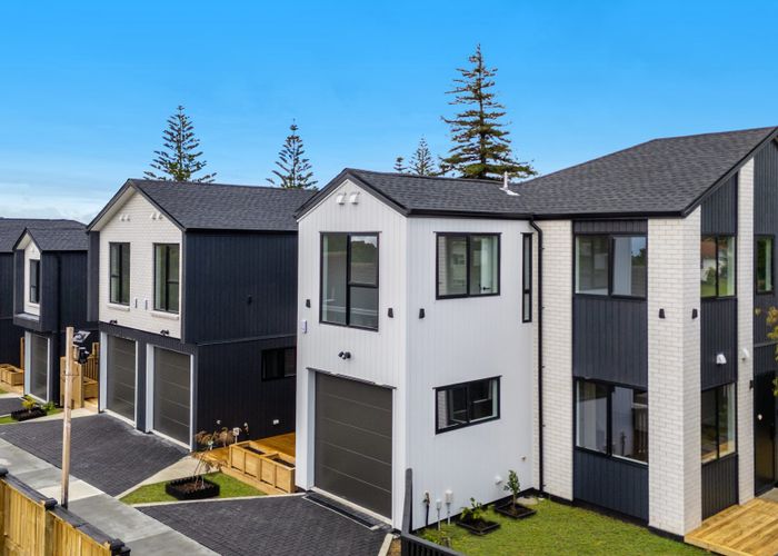  at 2/23 Wanaka Place, Pakuranga Heights, Manukau City, Auckland