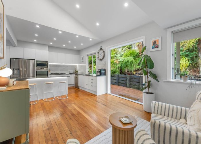  at 398 Huia Road, Titirangi, Waitakere City, Auckland