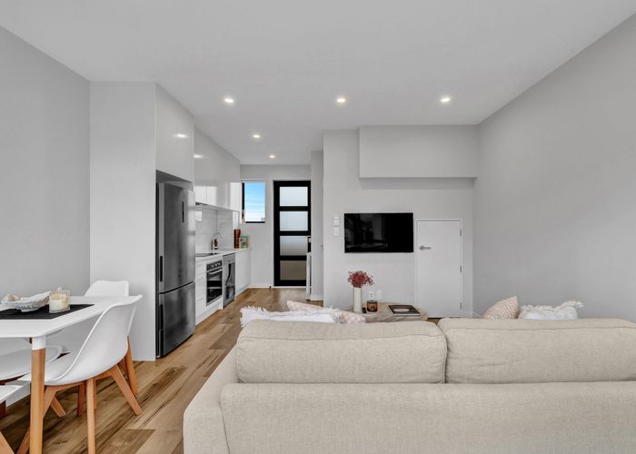  at 5/86 Fred Taylor Drive, Westgate, Waitakere City, Auckland
