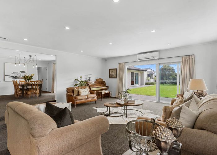  at 12 Rippleside Place, Pahurehure, Papakura