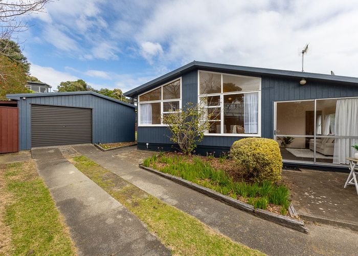 at 13 Hicks Crescent, Waikanae Beach, Kapiti Coast, Wellington