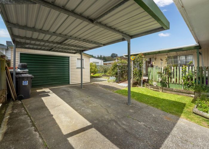  at 44 Oregon Drive, Maoribank, Upper Hutt