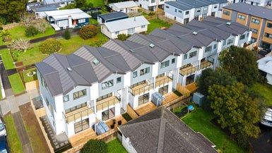  at 8/7 Ranui Station Road, Ranui, Auckland