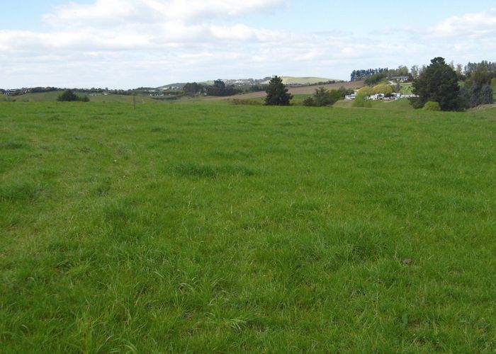  at 215 Parsons Road, Tuakau