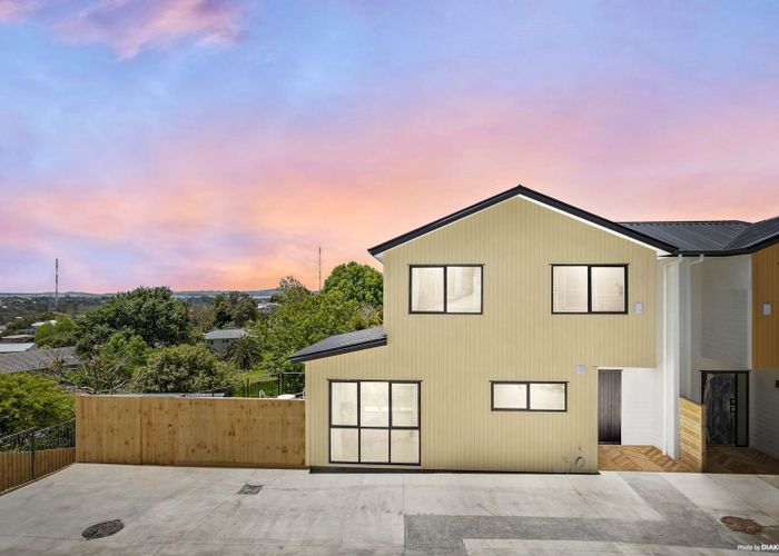  at 5 Keegan Drive, Massey, Auckland