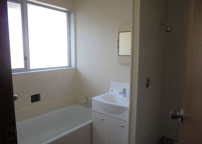  at 1/30 Mayfield Road, Glenfield, North Shore City, Auckland