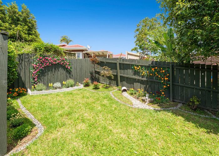 at 20B Bronzewing Terrace, Unsworth Heights, North Shore City, Auckland