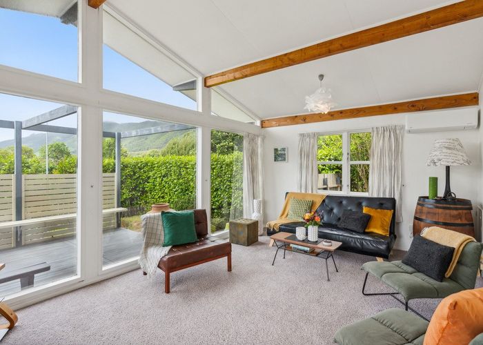  at 4 Sylvan Avenue, Waikanae, Waikanae
