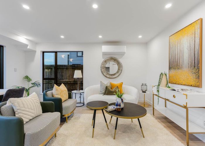  at 2/10 Starling place, Ranui, Waitakere City, Auckland