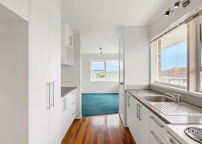  at 1/33 Malone Road, Mount Wellington, Auckland