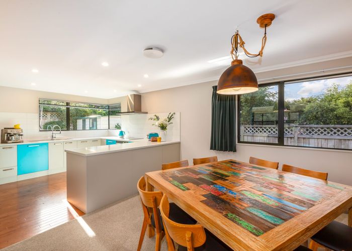  at 18 Clearwater Terrace, Brown Owl, Upper Hutt