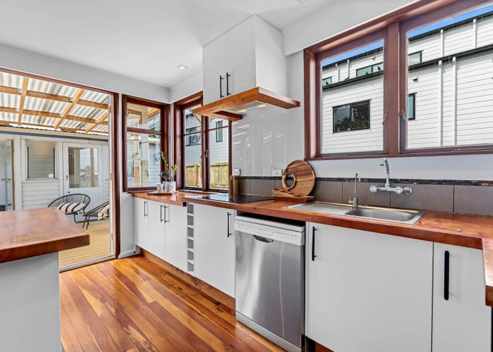  at 1/22 Harbour View Road, Te Atatū Peninsula, Auckland