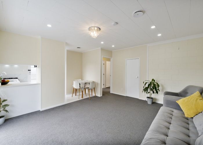  at 2/27 Spence Road, Henderson, Waitakere City, Auckland