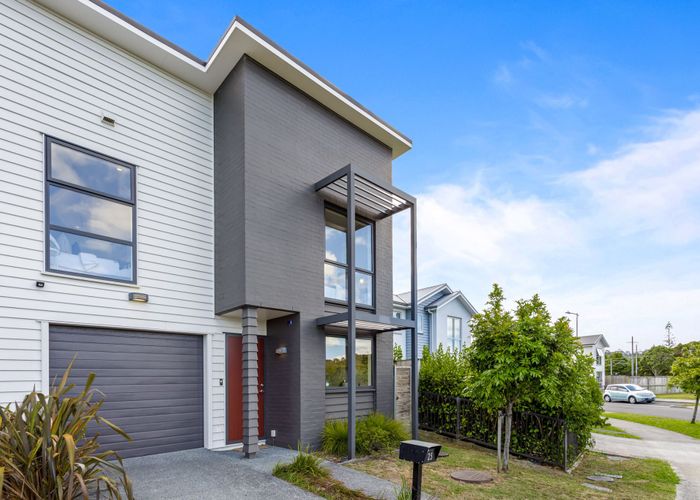  at 25 William Wallbank Crescent, Swanson, Auckland